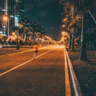 ¿Hacer ejercicio de noche te quita el sueño? Esto dice la ciencia