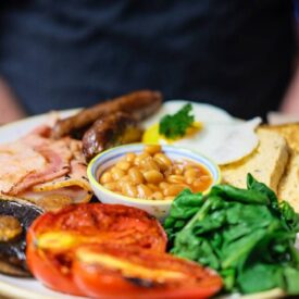 Alimentos que inflaman el estómago: ¿cuáles evitar y por qué?