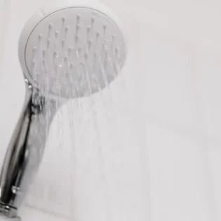 ¿Bañarse a una hora en específico te da un beneficio?