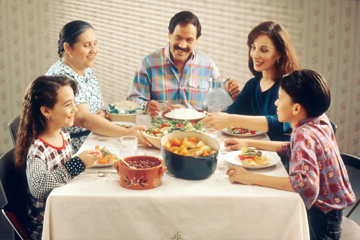 Hace 50 años, la alimentación giraba en torno a carnes rojas, mantequilla y abundantes carbohidratos, sin pensar tanto en el equilibrio nutricional.